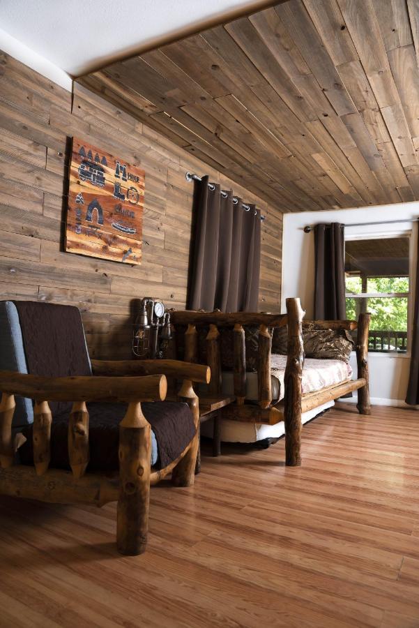 Remodelled Cabin! Great Location! Сев'єрвілл Екстер'єр фото