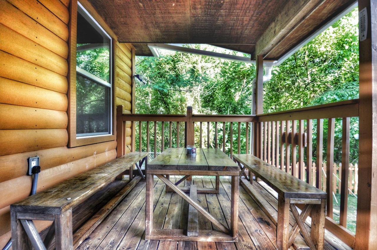 Remodelled Cabin! Great Location! Сев'єрвілл Екстер'єр фото